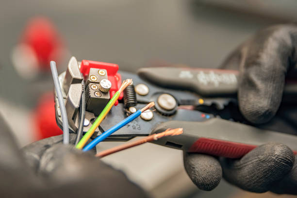 Best Electrical Outlet Repair  in Lake Bluff, IL